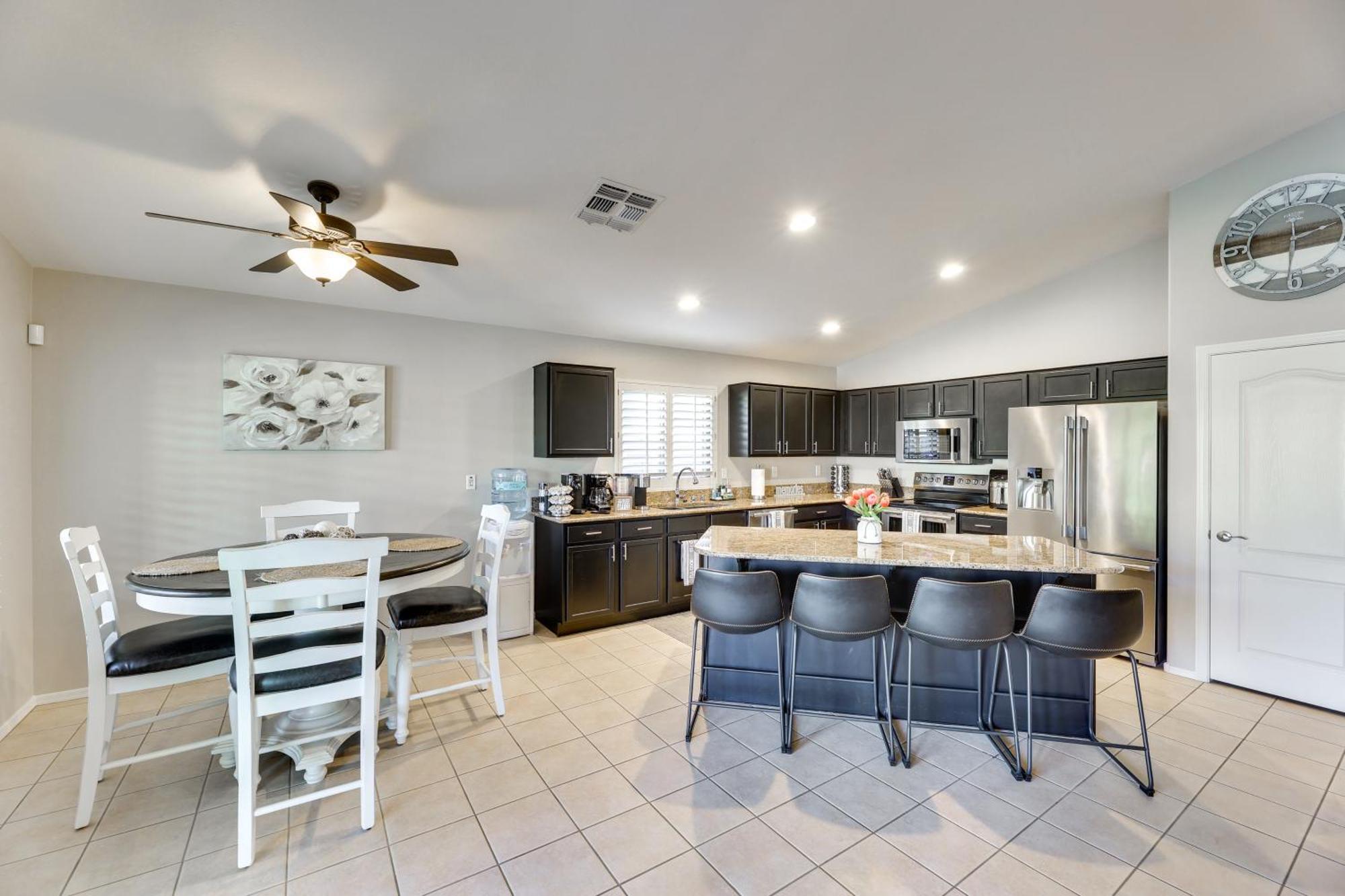 Mesa Oasis Desert Getaway Pool, Hot Tub, Patio! Exterior photo